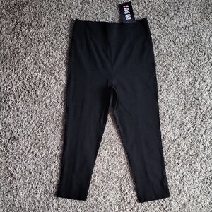 Black High-Waisted Capri Leggings